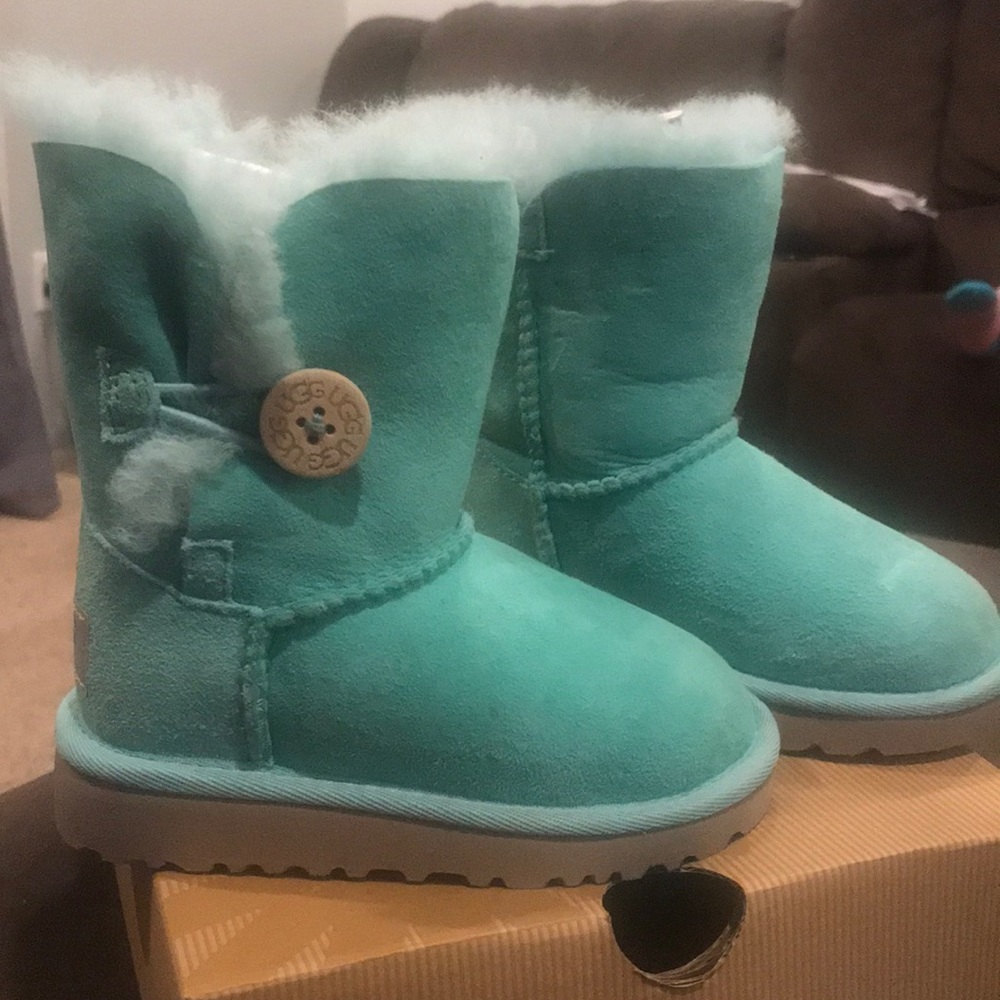 Ugg Bailey Button